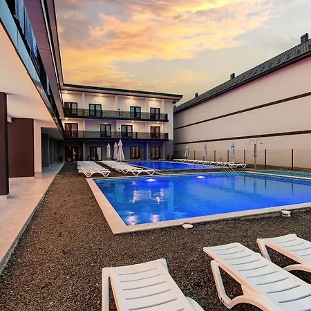 Hotell Ambassador Solotvyno