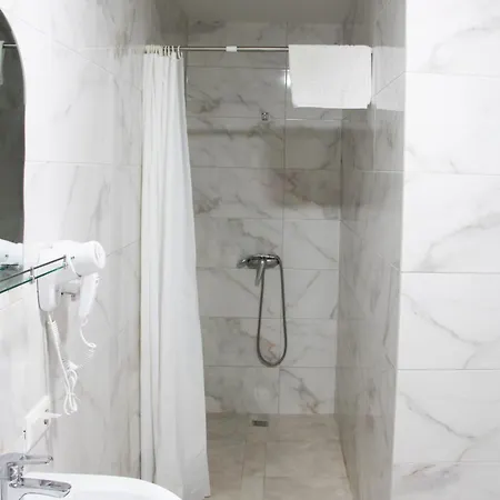 Ambassador Otel Solotvyno